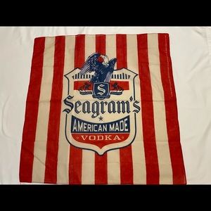 🍀🍀🍀Seagrams American Made Vodka Scarf Bandanna 22 x 22 NEW